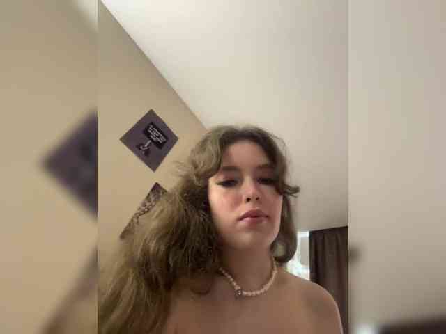 YourLadyyy webcam