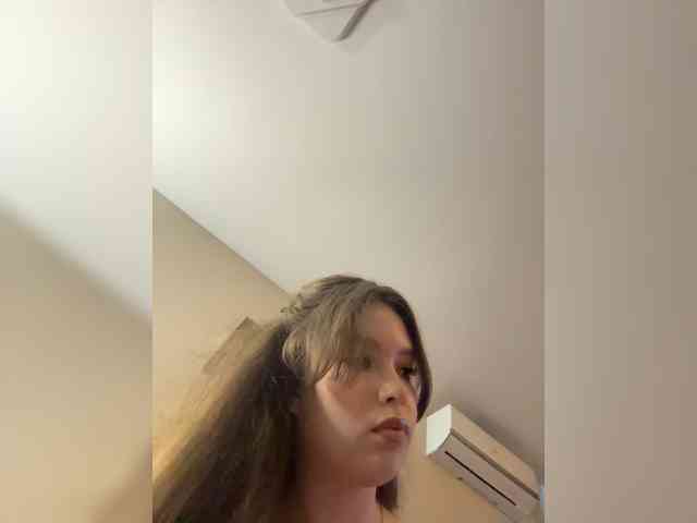 YourLadyyy webcam