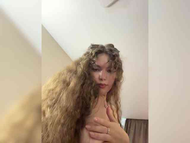YourLadyyy webcam