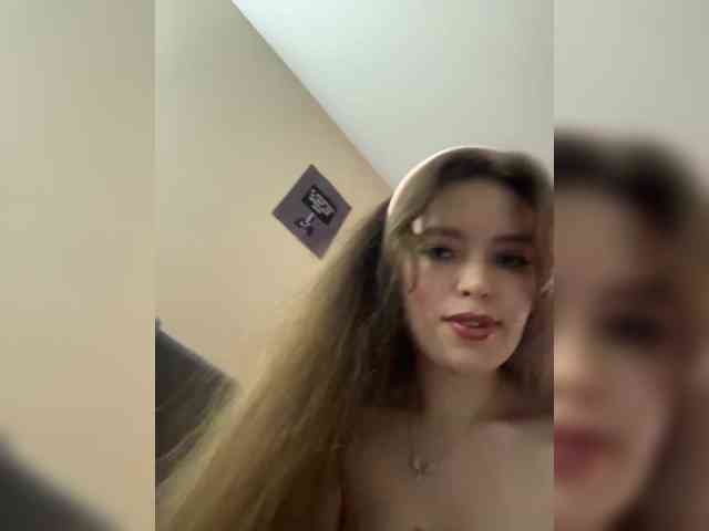 YourLadyyy webcam
