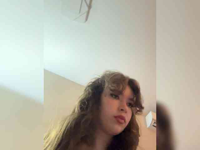 YourLadyyy webcam