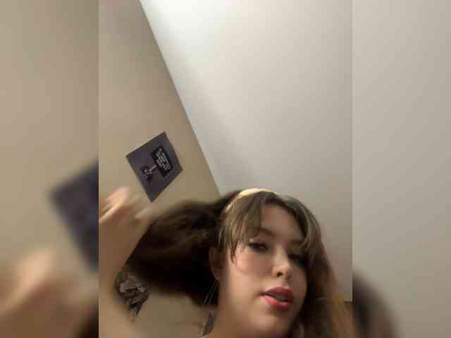 YourLadyyy webcam
