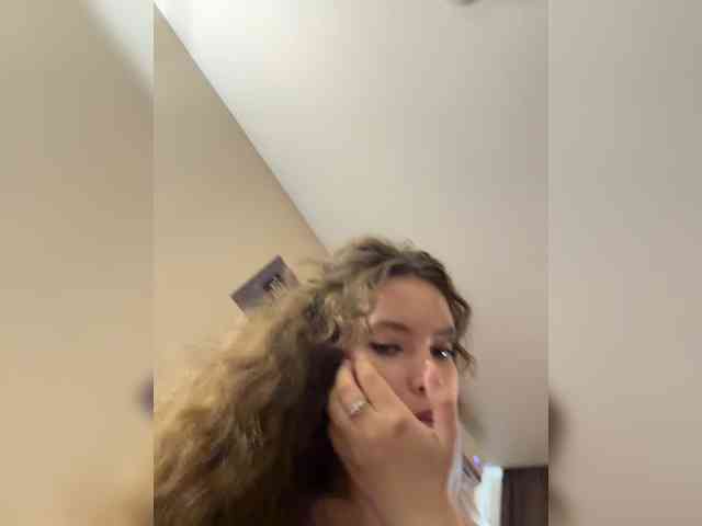 YourLadyyy webcam
