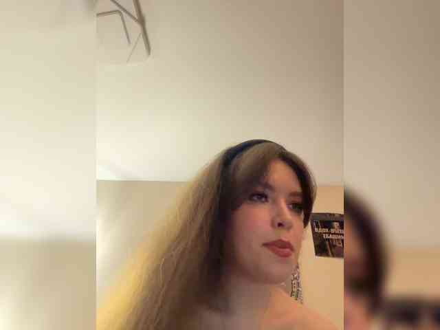 YourLadyyy webcam