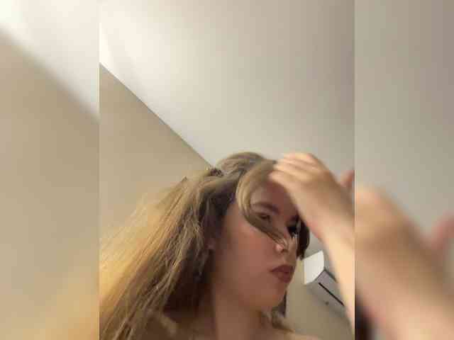 YourLadyyy webcam