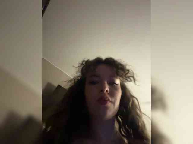 YourLadyyy webcam