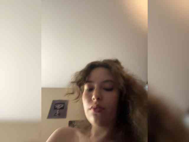 YourLadyyy webcam