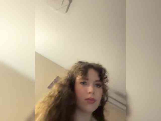 YourLadyyy webcam