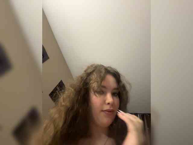 YourLadyyy webcam