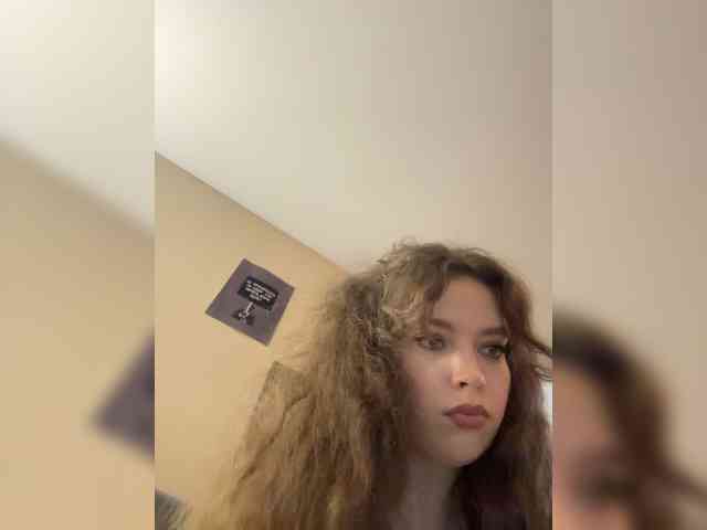 YourLadyyy webcam