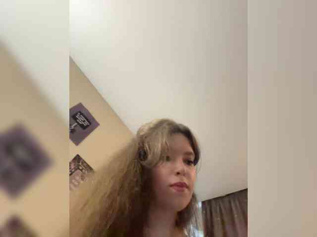YourLadyyy webcam