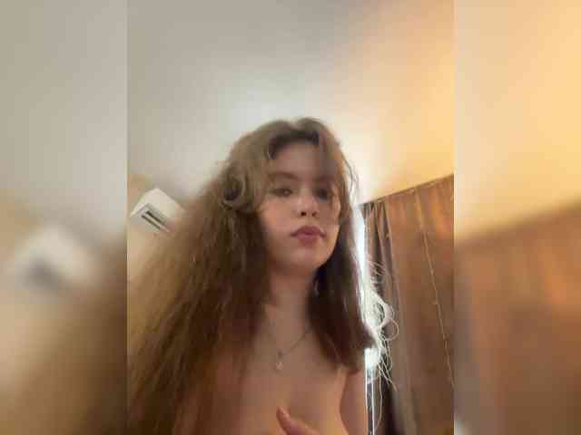 YourLadyyy webcam