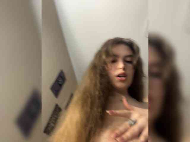 YourLadyyy webcam