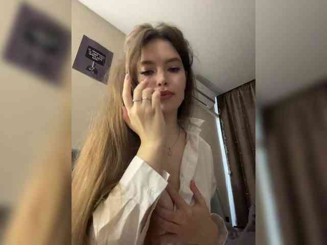 YourLadyyy webcam