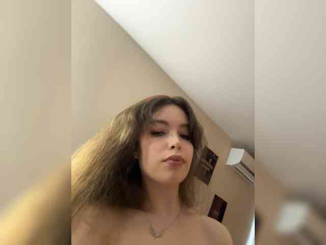 YourLadyyy webcam