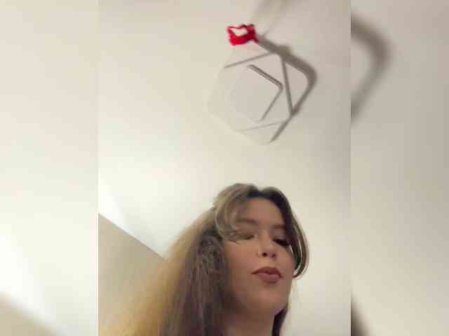 YourLadyyy webcam