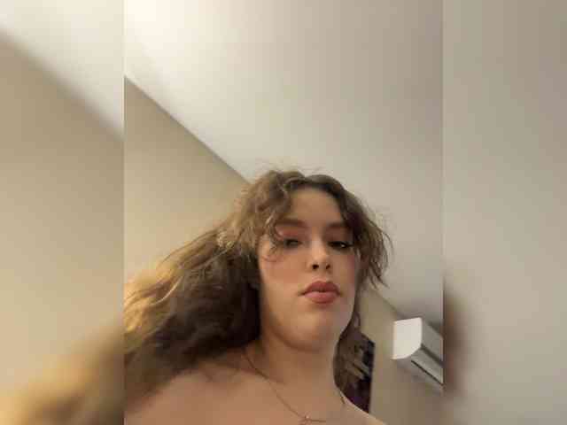 YourLadyyy webcam
