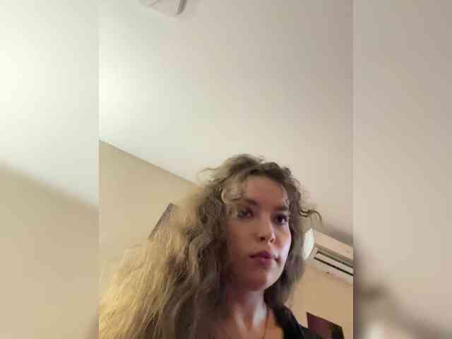 YourLadyyy webcam
