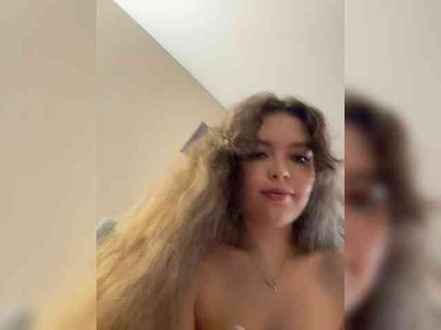 YourLadyyy webcam