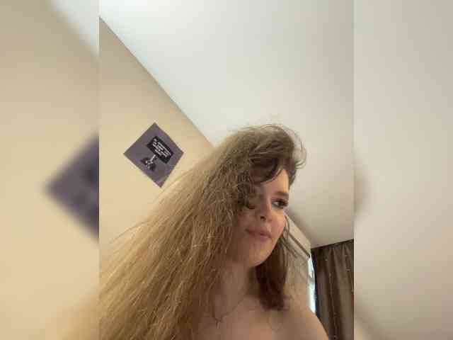 YourLadyyy webcam
