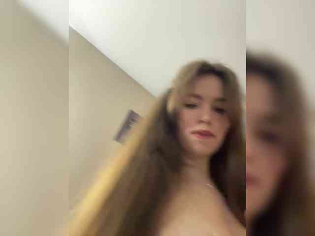 YourLadyyy webcam
