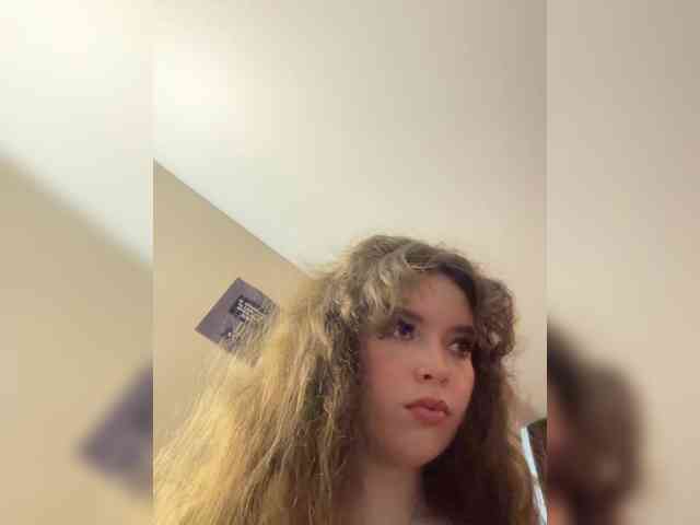 YourLadyyy webcam