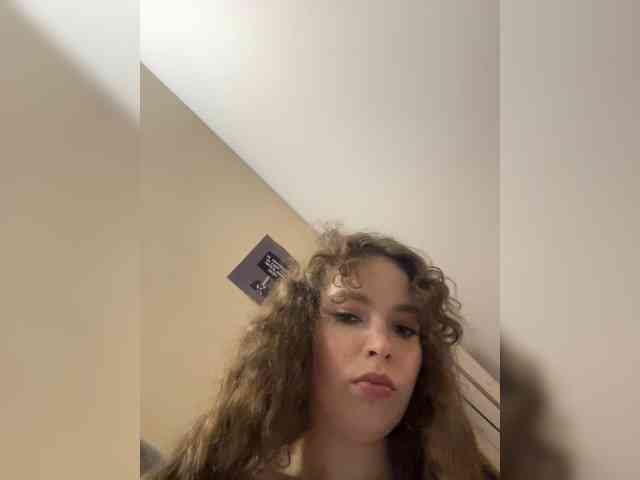 YourLadyyy webcam