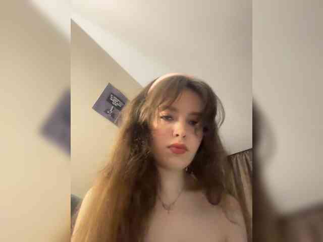 YourLadyyy webcam