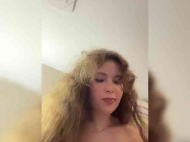 MyrLadyyy webcam