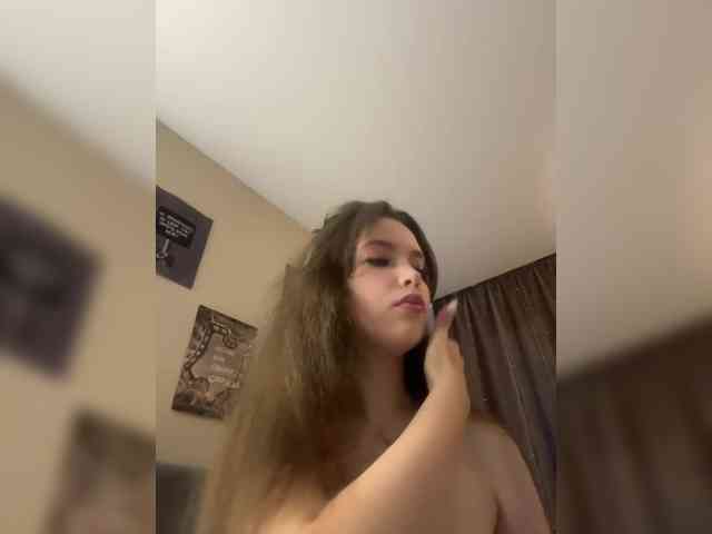 YourLadyyy webcam