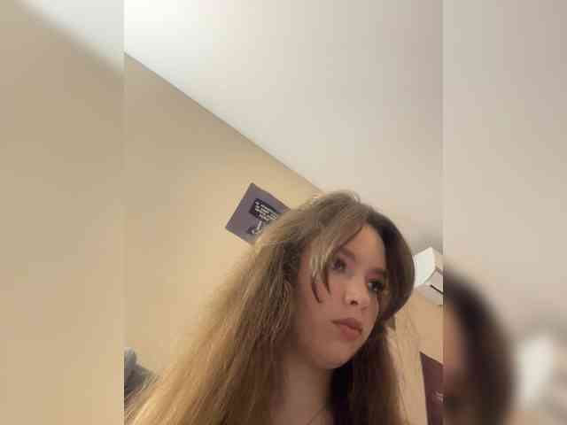 YourLadyyy webcam