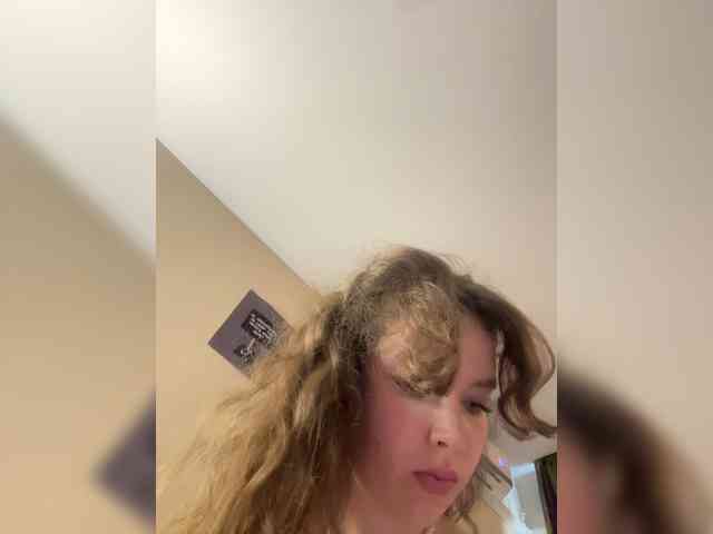 YourLadyyy webcam