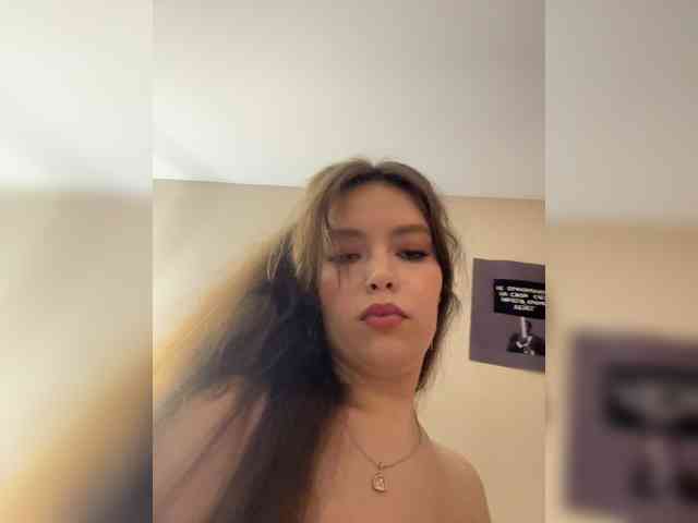YourLadyyy webcam