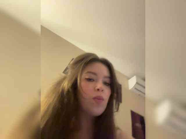 YourLadyyy webcam