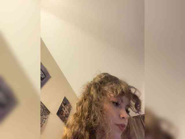 YourLadyyy webcam