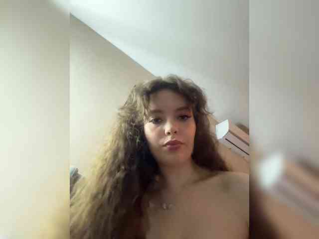 YourLadyyy webcam