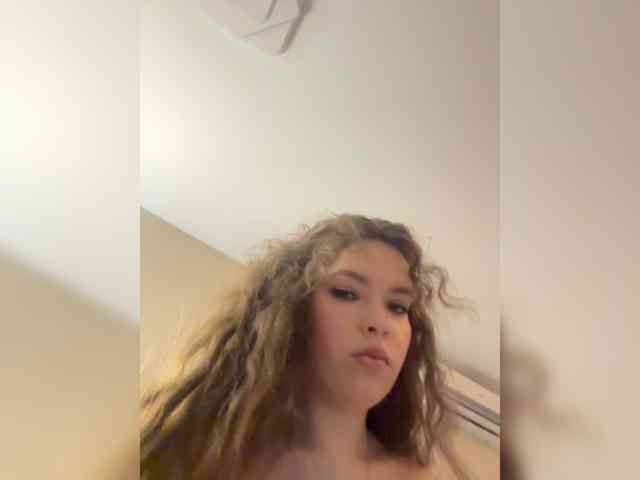 YourLadyyy webcam