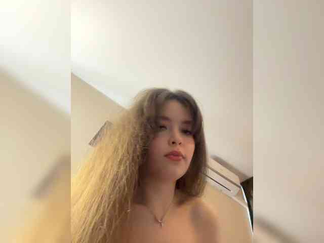 YourLadyyy webcam