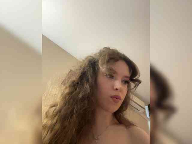 YourLadyyy webcam