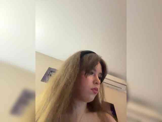 YourLadyyy webcam