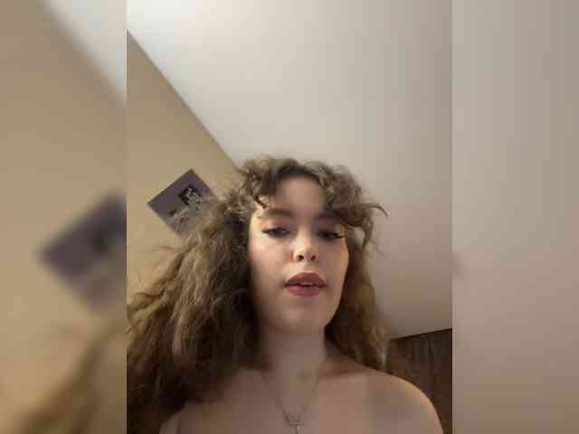 YourLadyyy webcam