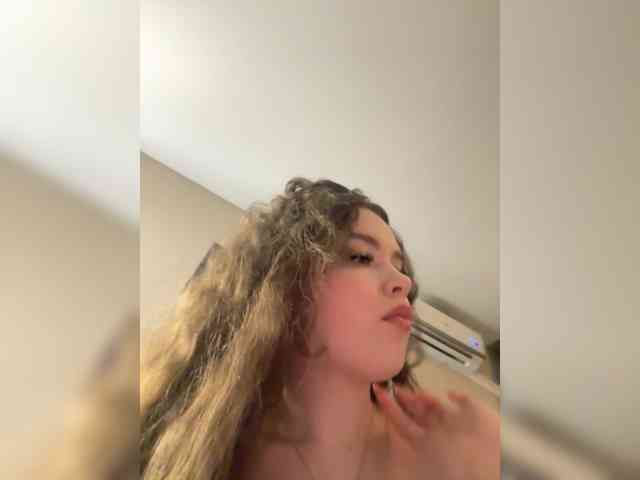 YourLadyyy webcam
