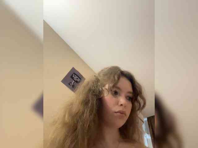 YourLadyyy webcam
