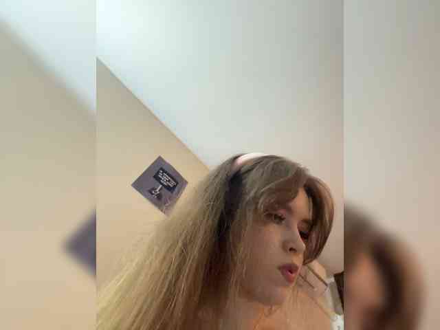 YourLadyyy webcam