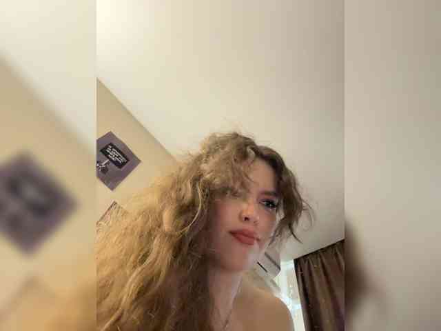 YourLadyyy webcam