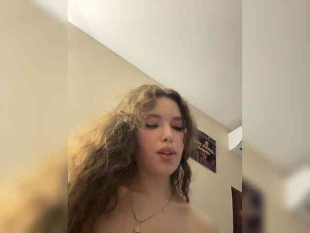YourLadyyy webcam