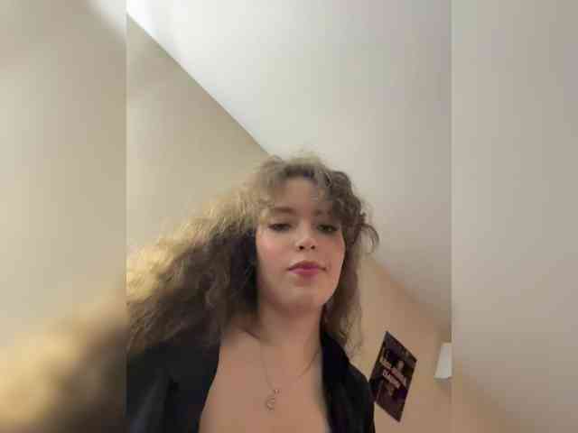 YourLadyyy webcam