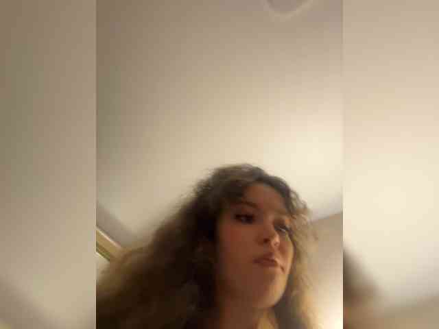 YourLadyyy webcam