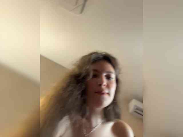 YourLadyyy webcam