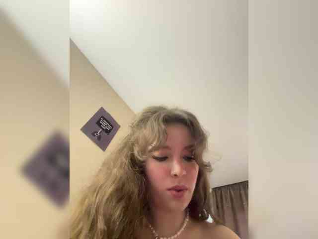 YourLadyyy webcam